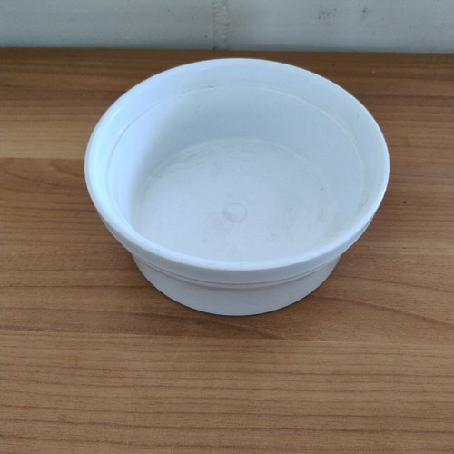 White ceramic serving dish used, diameter 20 cm height 9 cm