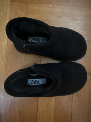 Zara Ugg baby shoes size 22, synthetic fur