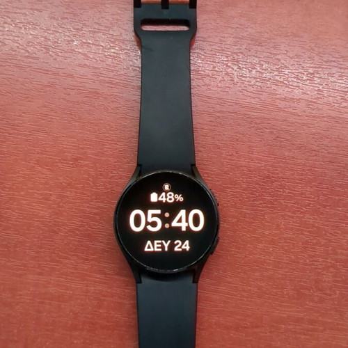 Galaxy Watch 4 like new in very good condition