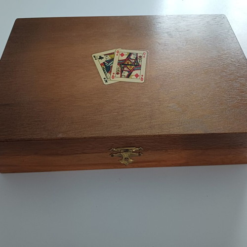 Vintage Poker Set with 314 Catalin Chips in Walnut Case mint condition