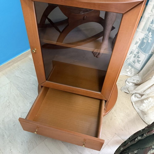 Classic TV cabinet, like new