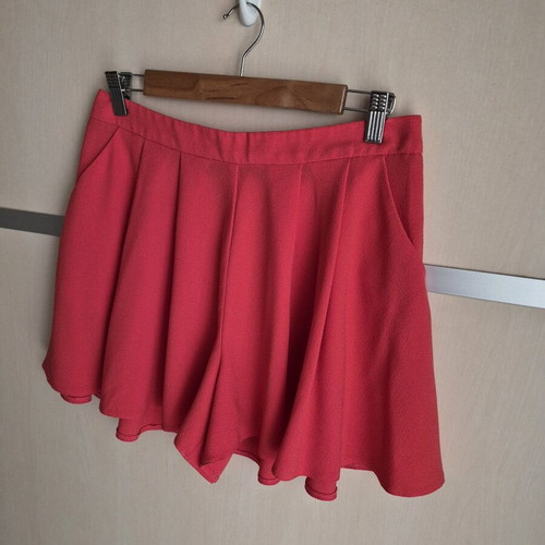 Skort Atmosphere red size M like new