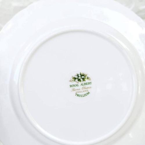 Royal Albert Trillium English cake plates like new, bone china set of 6