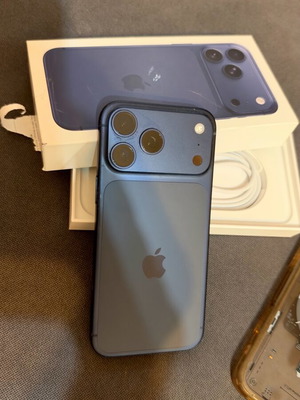 Apple iPhone 17 Pro Max smartphone σε μπλε σκούρο, 256GB
