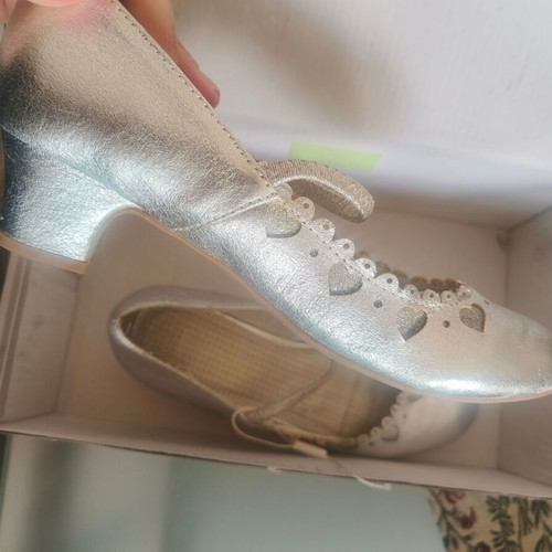 Girls' heels used, sizes 34-35