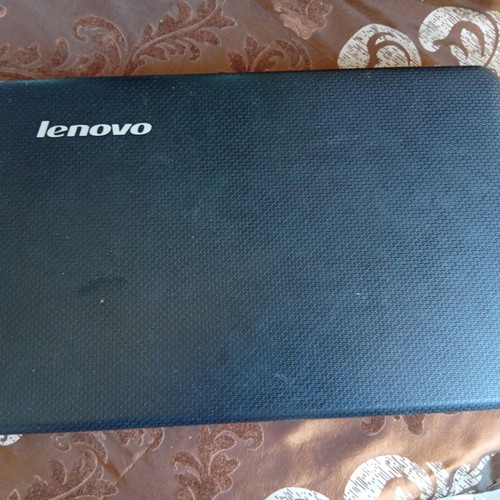 Lenovo G550 laptop used with Linux Mint and screen stain
