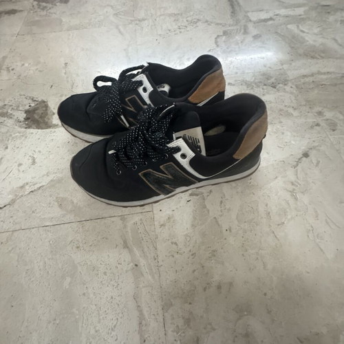 New Balance women's athletic shoes like new, size 38, black