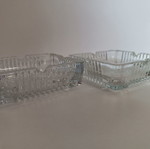 Set of 2 glass ashtrays used