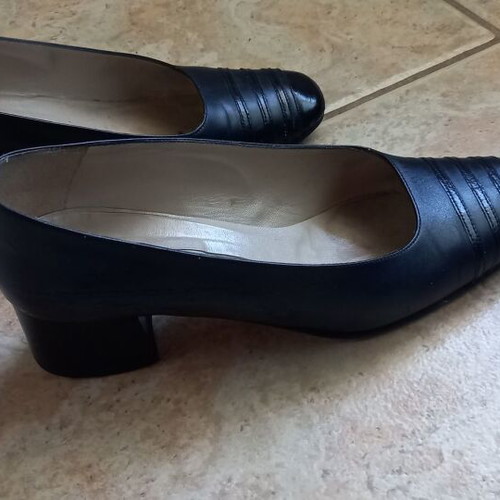Leather blue pumps used size 38 Mpournazos