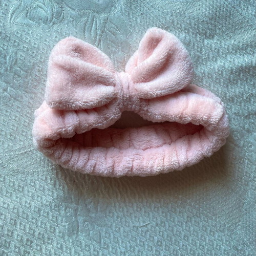 Hairband pink like new, elastic and soft