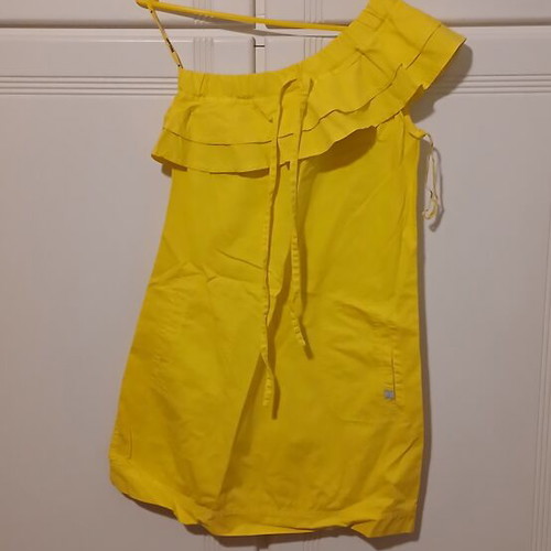 Toi&Moi short yellow dress one shoulder with ruffles size S like new