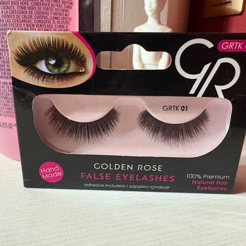 Mac brush cleanser new with free false eyelashes