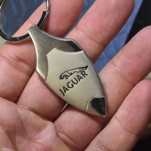 Jaguar vintage metal car keychain used, automobilia collectible