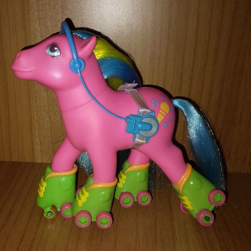 My Little Pony Tales 1993 Rollerskate Ponies Melody used with walkman and headphones