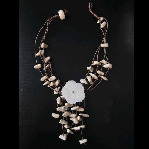 Necklace like new