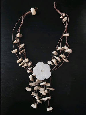 Necklace like new