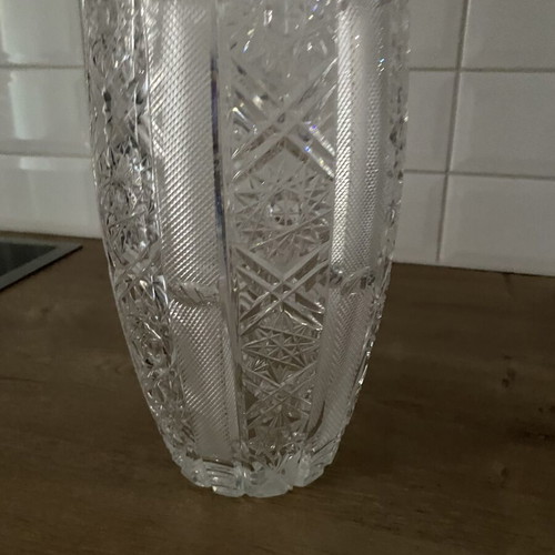 Crystal vase like new, heavy and stable