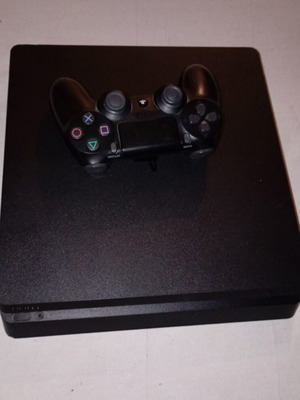 PlayStation 4 console with PS VR, controller and 5 games