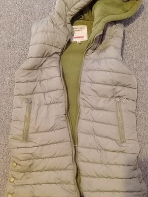Sleeveless jacket for girl 9-10 years used, pastel green Energiers