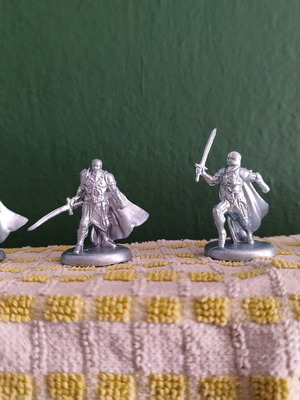 Figure set like new, 4 pieces for role-playing and board games