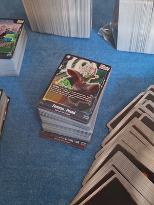 Dragonball 100 authentic cards new condition
