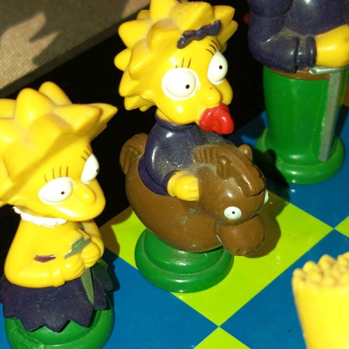 Simpsons chess like new, colorful collectible game