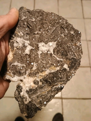 Natural quartz and calcite mineral new