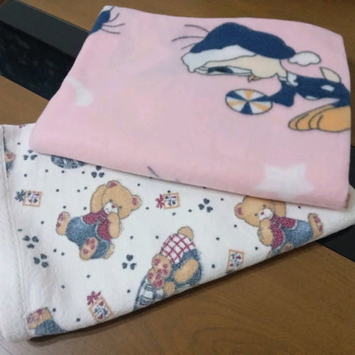Baby blankets like new, 2 pieces, pink fleece and teddy bear design