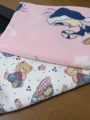Baby blankets like new, 2 pieces, pink fleece and teddy bear design