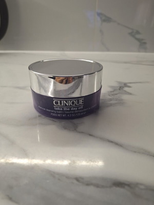 Clinique Take The Day Off Charcoal Cleansing Balm new