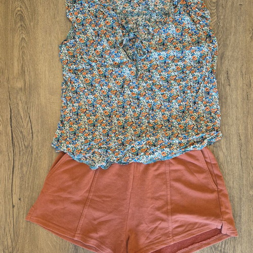 Set shorts and floral t-shirt like new, Marlen, multicolor orange