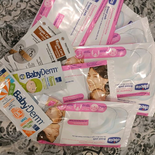 Breast pads and nipple cream like new