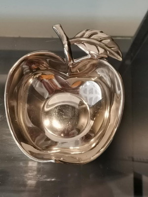 Apple-shaped cup used, silver-plated tin