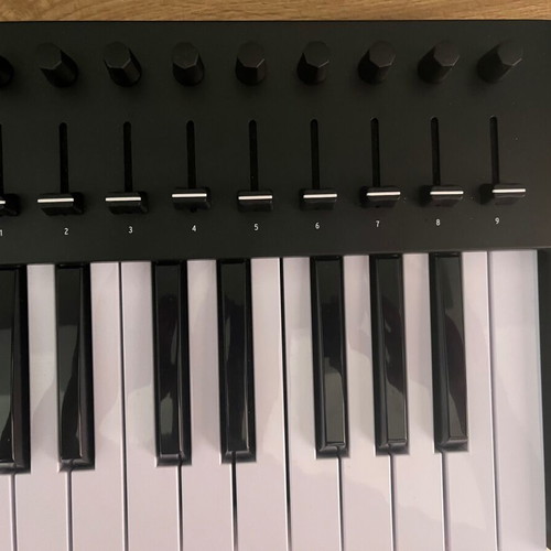 Arturia Essential 49 MK3 Black MIDI Keyboard new
