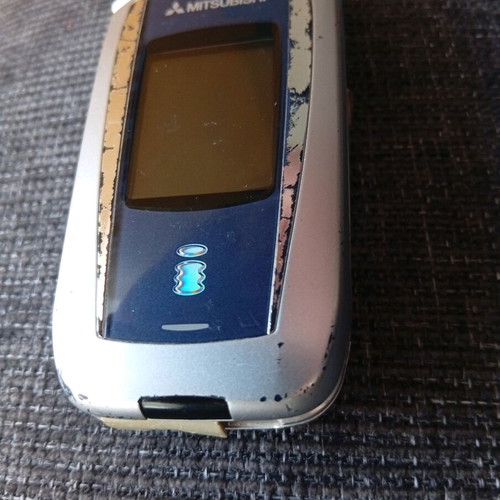 Mitsubishi M430i clamshell phone used without charger