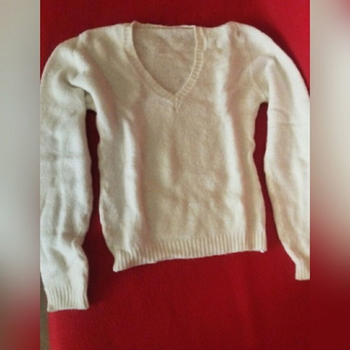 Pullover size S white like new