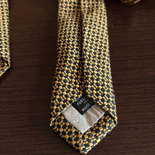 Pagoni de luxe 1933 men's silk tie like new, yellow and orange