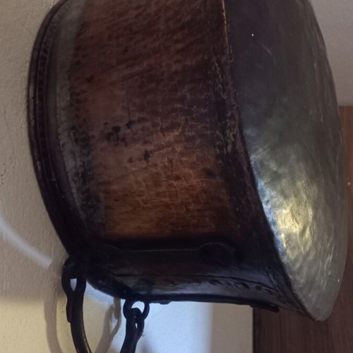 Old copper cauldron used, diameter 50 cm