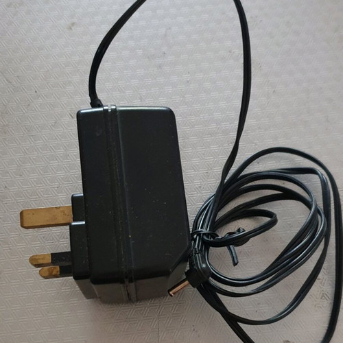 Psion AC/DC Adapter like new, input 230V output 6V 500mA
