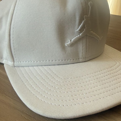 Jordan Jumpman Snapback hat white, like new, one size