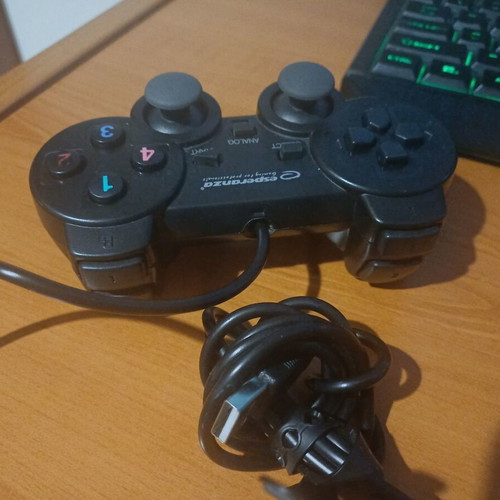 Esperanza EG102 Gamepad Vibration USB PC new