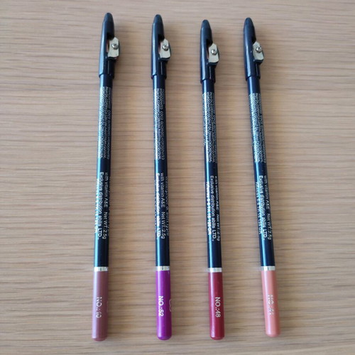 Glamorous lip liners like new, pack of 4 pieces