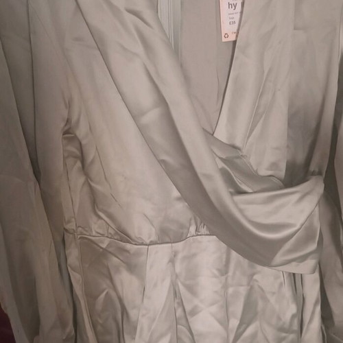Satin dress short gray-green medium new with open neckline