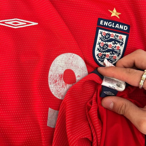 England Rooney Kit small 2004-2006 like new