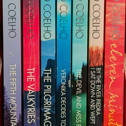 Paolo Coelho Collection of 7 English Books in Box like new