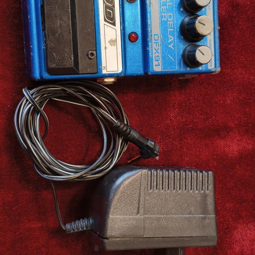 Behringer Hellbabe HB01 and DOD DFX91 guitar pedals used set