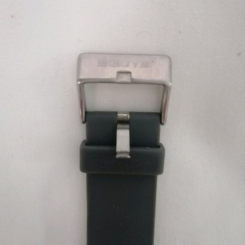 3GUYS men's watch like new, gray rubber strap