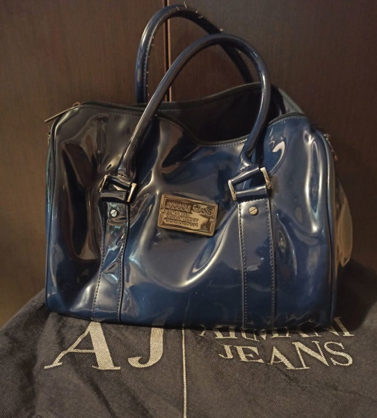 Armani Jeans Giuditta Gkri Tsanta Omoy Me Goyna Gynaikeies Tsantes