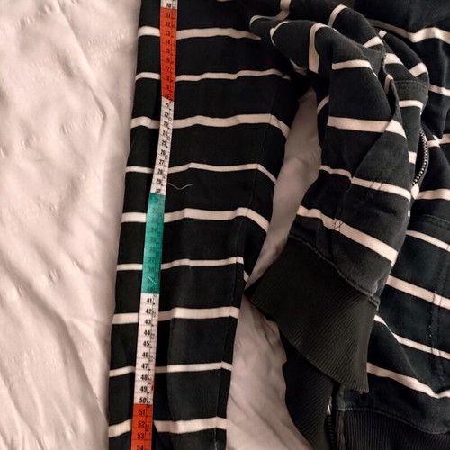 Men's striped mako cardigan medium used, green and white
