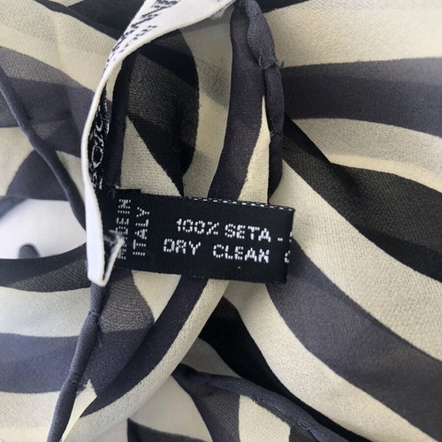 Giorgio Armani Le Collezioni striped silk scarf like new